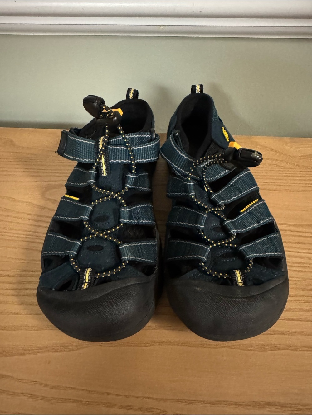 Keen Newport Sandals Navy Black Size 3